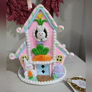 Easter gingerbread house bunny carrot rabbit pink pastel NWT